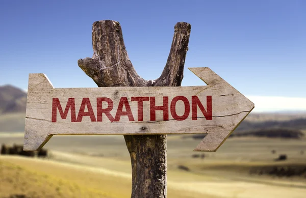 Marathon houten teken — Stockfoto