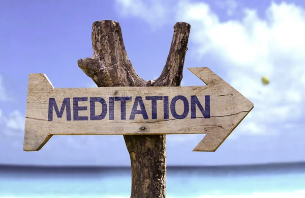 Meditatives Holzschild — Stockfoto