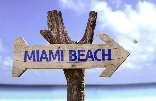 Miami   beach  wooden sign — Stock Photo, Image