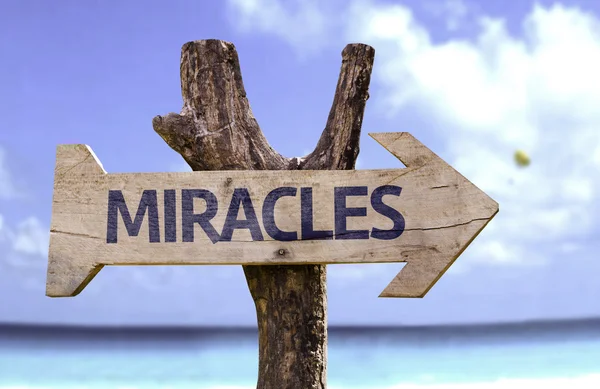 Miracles signe en bois — Photo