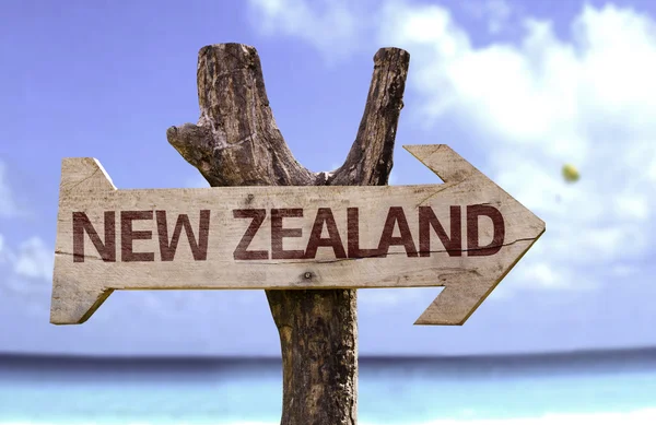 Nova Zelândia sinal de madeira — Fotografia de Stock