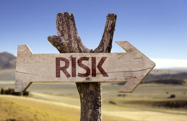 Risk wooden sign — Stock Photo, Image