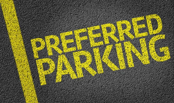 Parking space reserved for Preferred shoppers — Stock Photo, Image