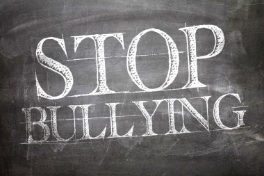 Gemide yazılı Bullying durdurmak