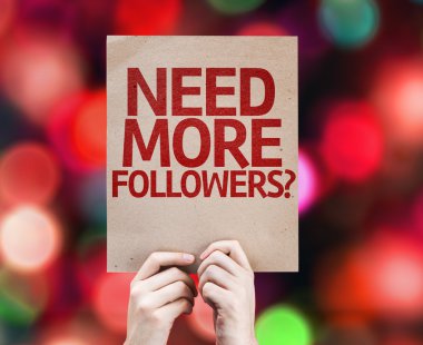Daha fazla taraftar mi ihtiyacınız var? renkli arka plan üzerinde yazılı