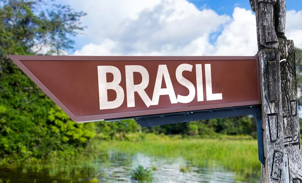 Brazil (in Portuguese) wooden sign — Stock Photo, Image