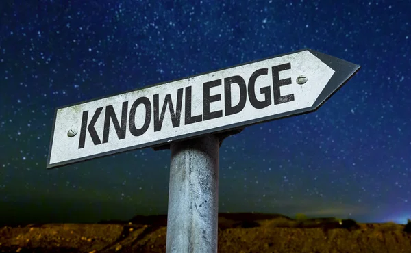 Text:Knowledge on sign — Stock Photo, Image