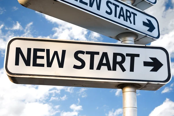 New Start direction sign — Stock Photo, Image