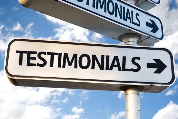 Testimonials direction sign — Stock Photo, Image