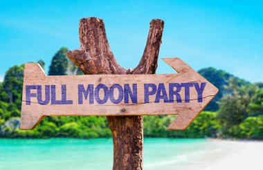 Full Moon Party ahşap işareti