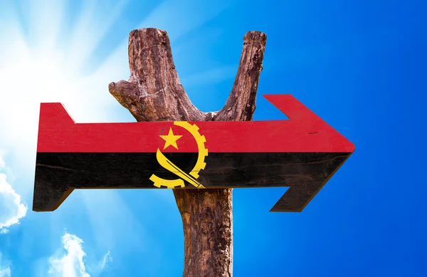 Vlag van Angola houten teken — Stockfoto