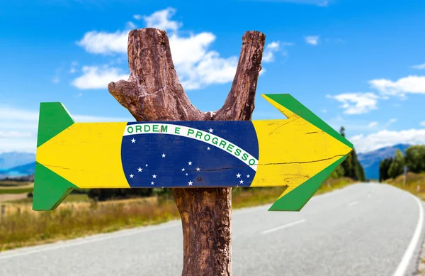 Brasilien flagga träskylt — Stockfoto