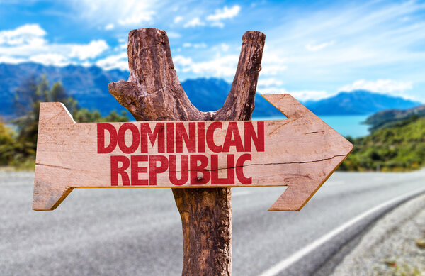 Деревянный знак Доминиканской Республики
