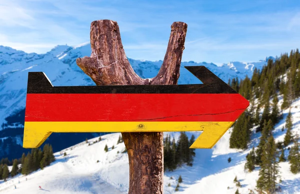 Almanya bayrağı ahşap işareti — Stok fotoğraf