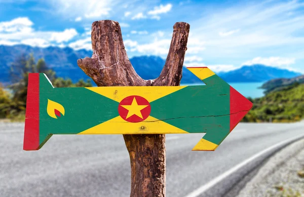 Holzschild mit Grenada-Flagge — Stockfoto