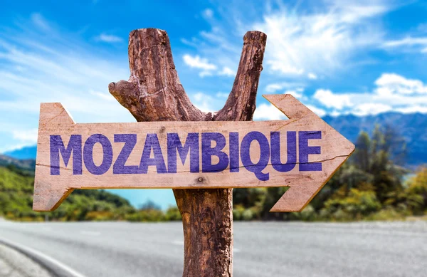 Moçambique sinal de madeira — Fotografia de Stock