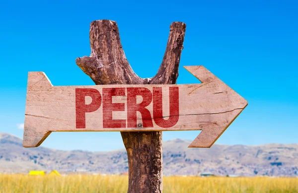 Peru sinal de madeira — Fotografia de Stock