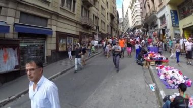 İnsanlar 25 Mart alan yürüyüş