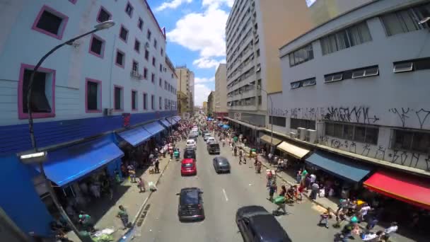 La gente camina por la zona del 25 de marzo — Vídeos de Stock