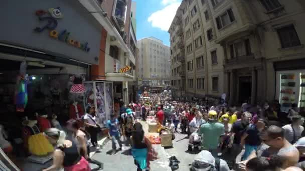 People walk along the Ladeira Porto — Stock Video