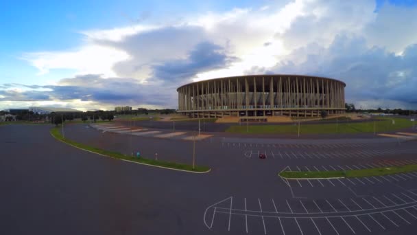 El famoso estadio Mane Garrincha — Vídeo de stock