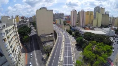 Sao Paulo Consolacao etrafında uçan