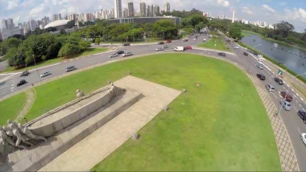 Monumento a Bandeiras nel Parco di Ibirapuera — Video Stock