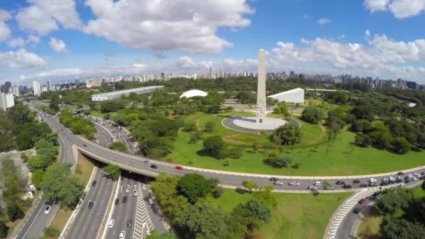 Obélisque et Parc Ibirapuera de Sao Paulo 