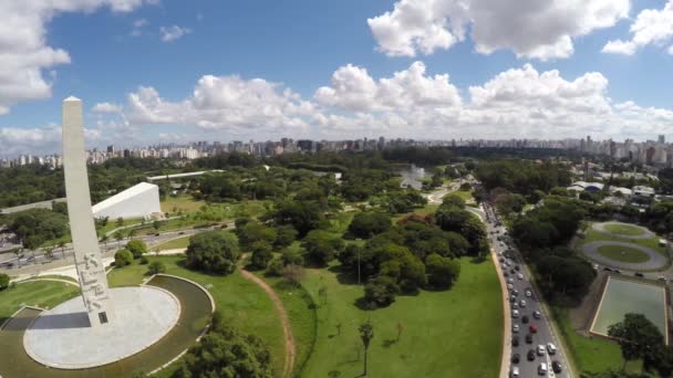 サンパウロのオベリスクとイビラプエラ公園 — ストック動画