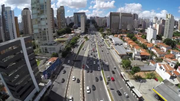 Vista aérea del tráfico en Sao Paulo — Vídeo de stock