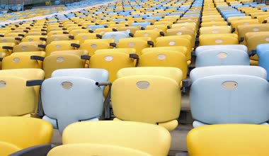 Renkli oturma satırları