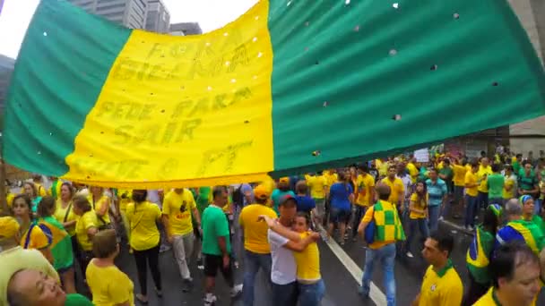 Protesta popular contra gobierno brasileño — Vídeos de Stock