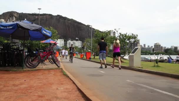 Vista de la calle en frente Rodrigo — Vídeo de stock