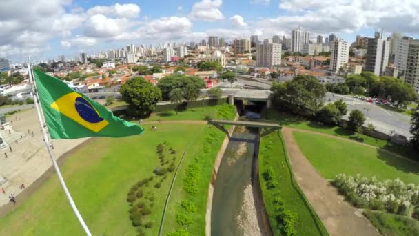 風になびくブラジル国旗 — ストック動画