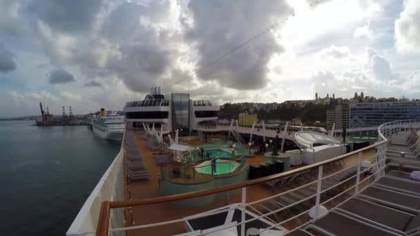 Innenansicht einer Kreuzfahrt im Hafen von Salvador — Stockvideo