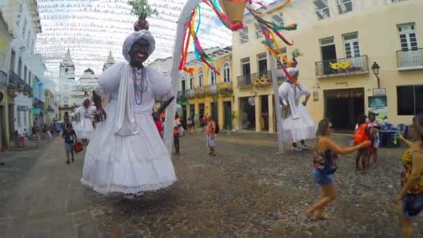 Speciale decoratie van Baianas voor Bahia carnaval — Stockvideo