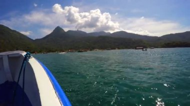 Adalar etrafında Tekne Seyahat