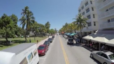 Ünlü Ocean Drive üzerinde sürüş