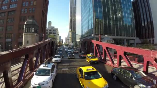 Trafik på Chicago Streets — Stockvideo