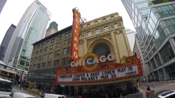 Teatro Chicago y vista a la calle — Vídeos de Stock