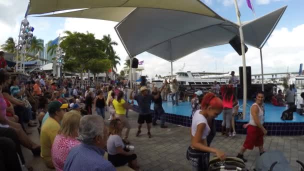 Celebración tradicional cubana — Vídeo de stock