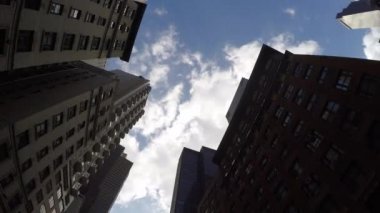 Gökdelenler gökyüzüne yükseliyor