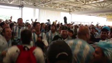 Arjantin hayranları mach önce şarkı