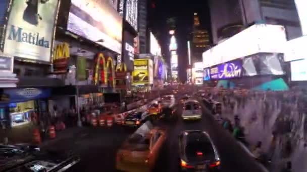 Körning i Times Square — Stockvideo