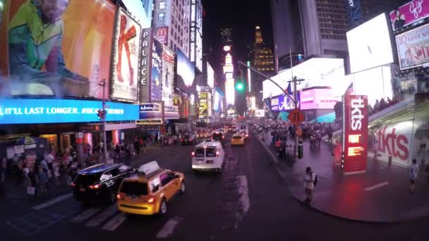 Körning i Times Square — Stockvideo