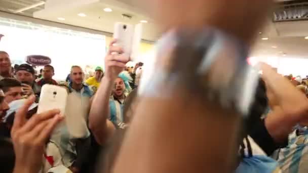 Argentina fãs cantam antes do mach — Vídeo de Stock