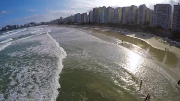 Célèbre plage sur la côte brésilienne — Video