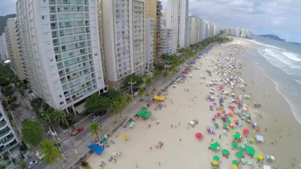 Słynna plaża w brazylijskim wybrzeżu — Wideo stockowe