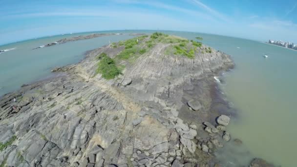 Flying in Praia da Costa in Vila Velha — Stock Video