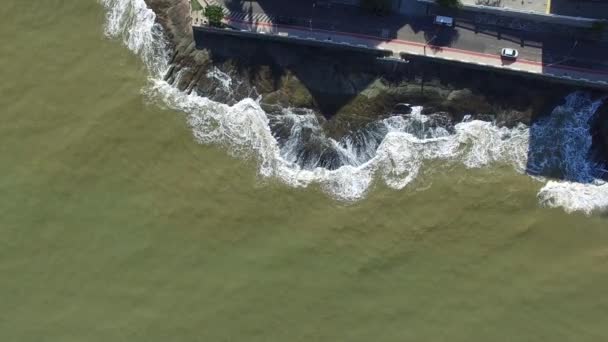 Olas corriendo Rocas — Vídeos de Stock